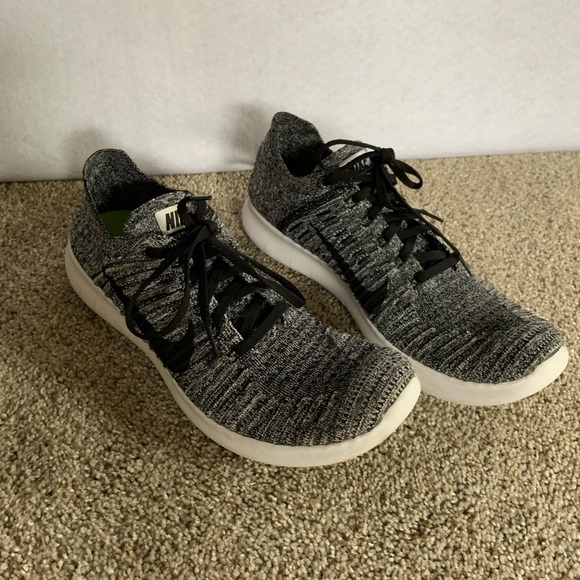 nike free run flyknit grey